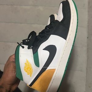 Air Jordan 1 Mid SE 'Oakland'